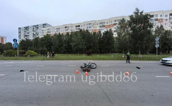 В Югре водитель питбайка влетел в автомобиль Росгвардии