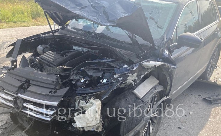 В Югре сразу двое водителей получили травмы в дорожной аварии