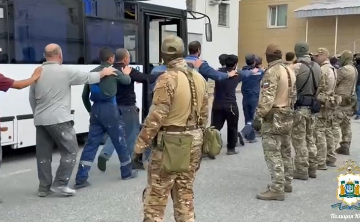 В Сургуте  сотню рабочих-иностранцев доставили в отдел по вопросам миграции