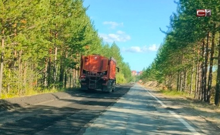 В Сургутском районе ремонтируют дорогу к Барсовой горе