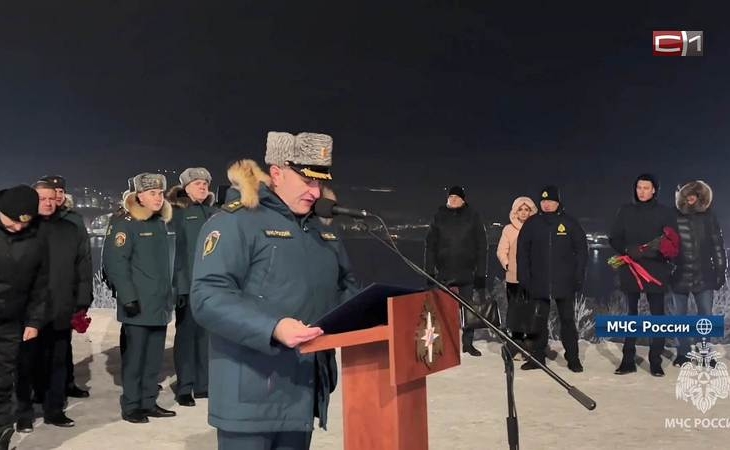 Югорские спасатели присоединились к арктической экспедиции МЧС России