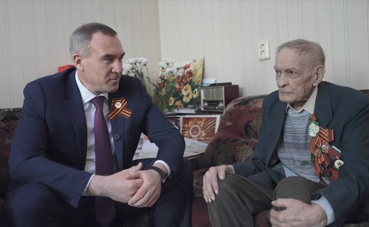 Руслан Кухарук навестил единственного в Югорске ветерана ВОВ