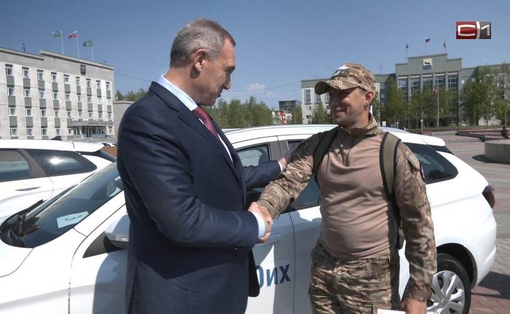 Ветеранам СВО из Югры вручили специализированные автомобили Ветеранам СВО из Югры вручили специализированные автомобили
