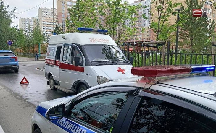 В Сургуте во дворе сбили велосипедистку — женщину увезли на скорой помощи В Сургуте во дворе сбили велосипедистку — женщину увезли на скорой помощи