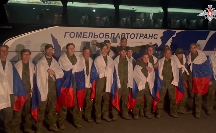 Югорчанин и 4 бойца из Тюменской области вернулись из украинского плена Югорчанин и 4 бойца из Тюменской области вернулись из украинского плена