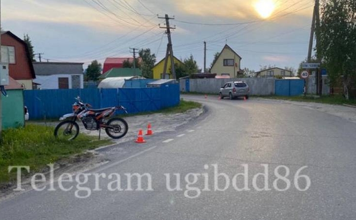 Подросток на питбайке столкнулся с автомобилем в Сургуте Подросток на питбайке столкнулся с автомобилем в Сургуте