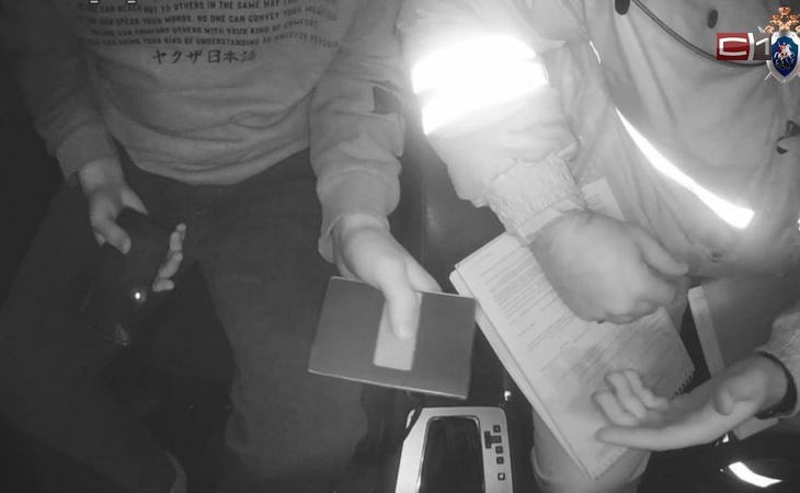 Провокация не удалась: в Югре водитель пытался дать взятку сотруднику ГАИ