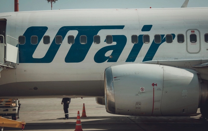 Самолет UTair не вылетел в Сургут из-за открытого багажника