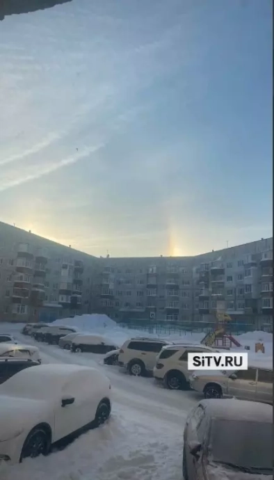 Сургутяне смогли полюбоваться им благодаря удачно сложившимся погодным условиям.