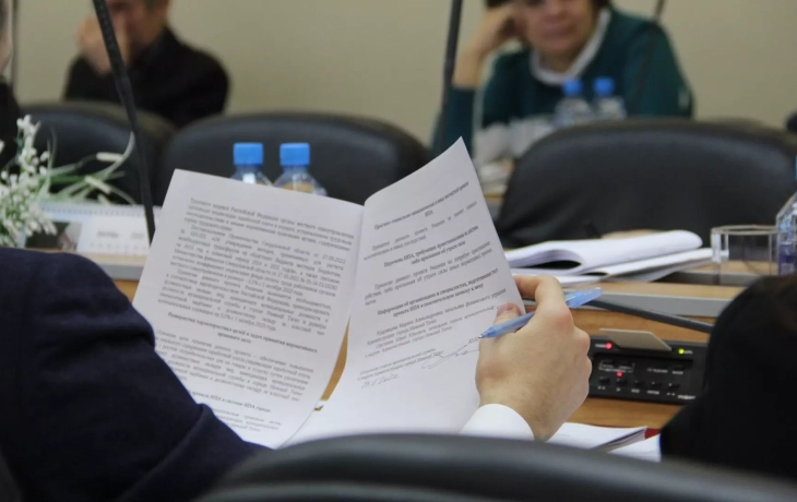 Депутаты приняли отчет главы Сургутского района Андрея Трубецкого