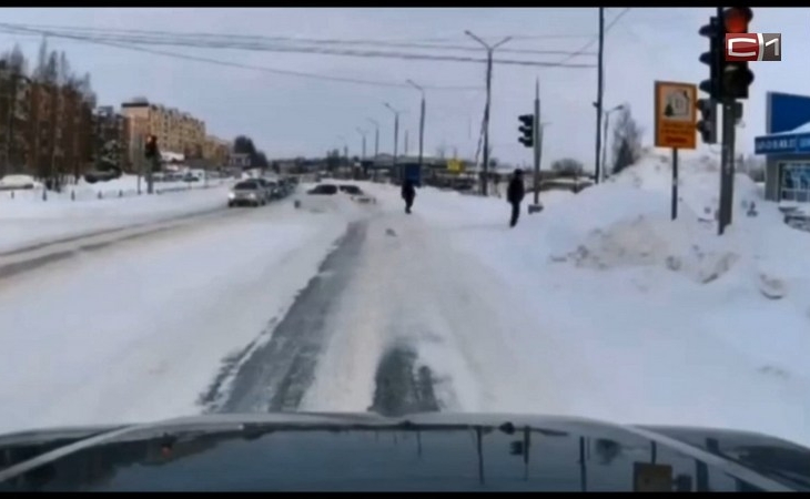 Так увлекся дрифтом, что задел пешехода: в Югре штрафуют горе-водителей