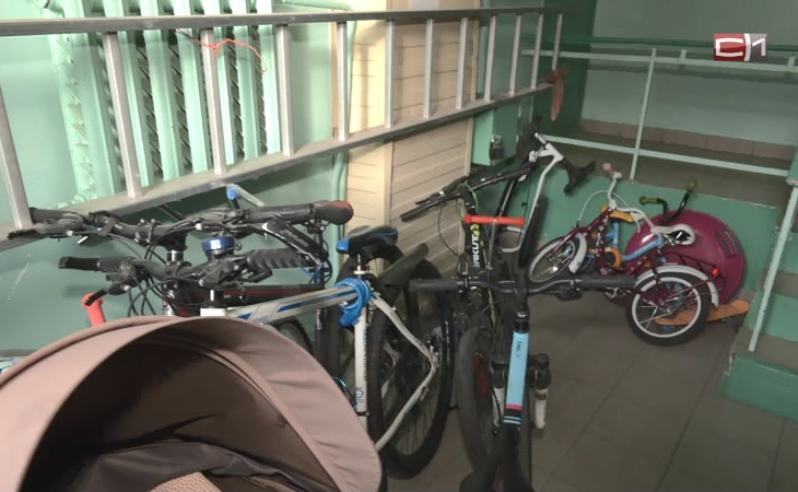 В Сургуте полиция забирает непристегнутые велосипеды
