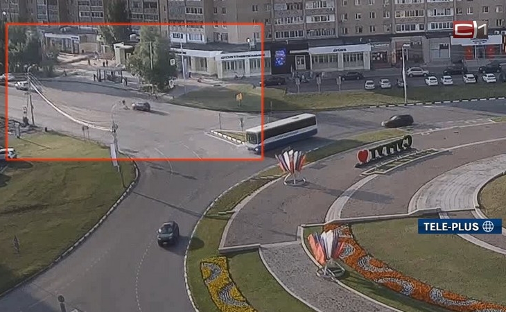 Юношу на электросамокате сбили на пешеходном переходе в Сургуте