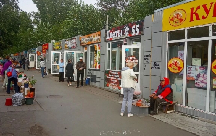 Оскорбление памяти: в ХМАО ларек с шаурмой установили на фоне мурала с героем ВОВ