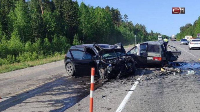 Жуткая авария на трассе в Тюменской области: погиб...