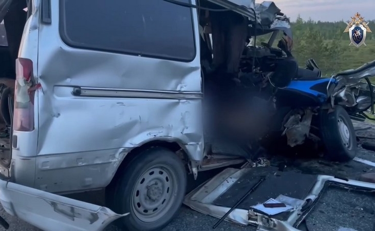 Пять человек погибли в жуткой аварии на трассе Сургут — Салехард Пять человек погибли в жуткой аварии на трассе Сургут — Салехард