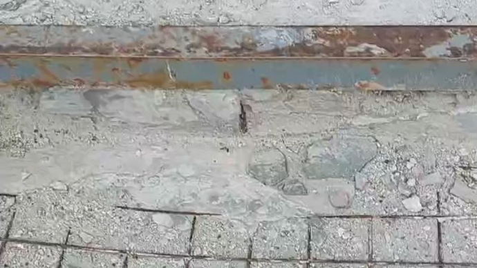 Полгода мучений: сургутянка пожаловалась на разбит...