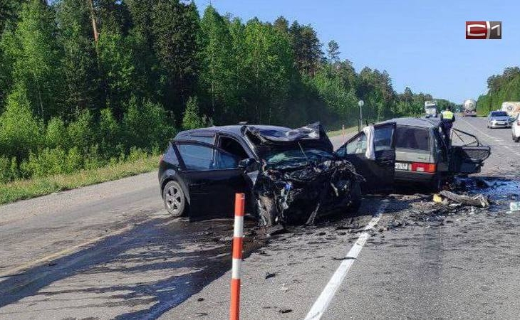 Жуткая авария на трассе в Тюменской области: погибла семья из Губкинского Жуткая авария на трассе в Тюменской области: погибла семья из Губкинского