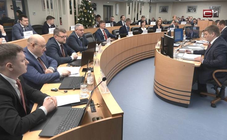 В думе Сургута новый председатель и минус один депутат