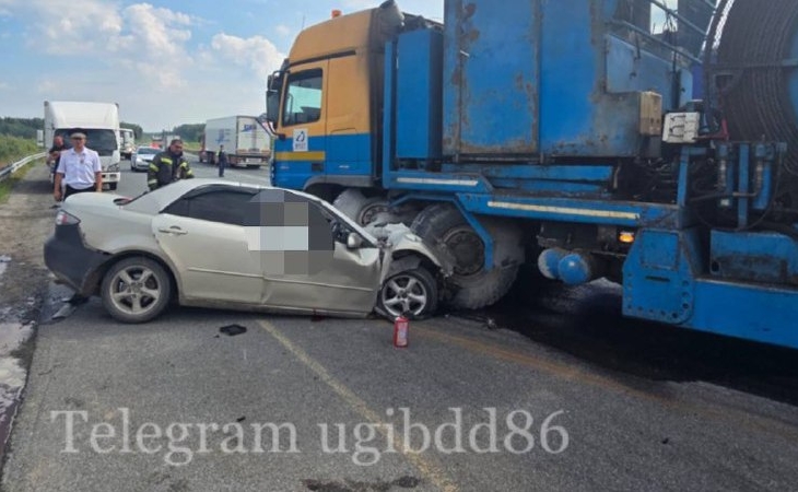 В районе Югры на трассе произошло смертельное ДТП — погибли двое В районе Югры на трассе произошло смертельное ДТП — погибли двое