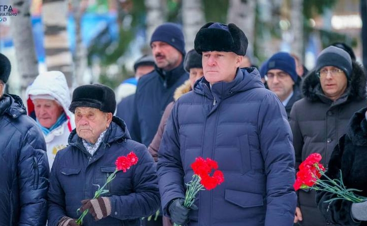 Югра помнит и гордится: в столице округа почтили память Героев Отечества