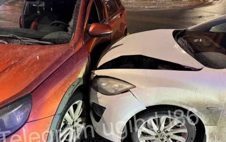 Гонщик на ВАЗе выехал на красный и устроил ДТП с пострадавшими в ХМАО Гонщик на ВАЗе выехал на красный и устроил ДТП с пострадавшими в ХМАО