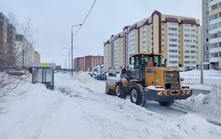 Земляки, несправедливо! Сургутяне завалили мэра жалобами на уборку снега