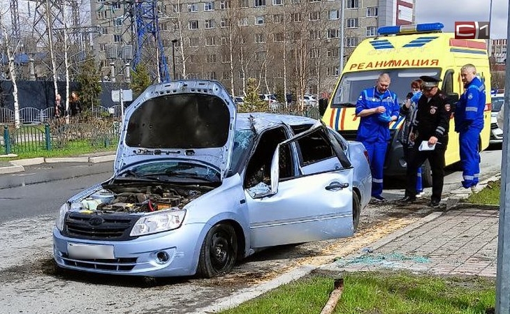 Машина перевернулась: в Сургуте неопытный водитель угодил в ДТП